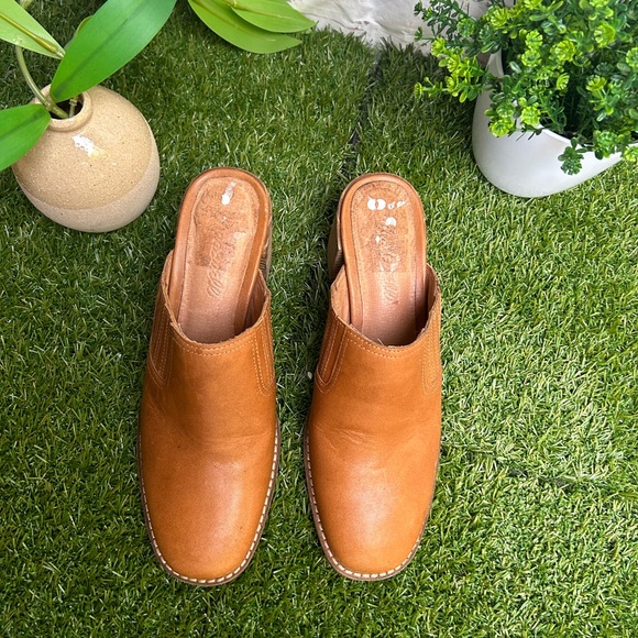 MADEWELL The Carey Mule  tan leather Size  6 Brand gently worn - Picture 13 of 16